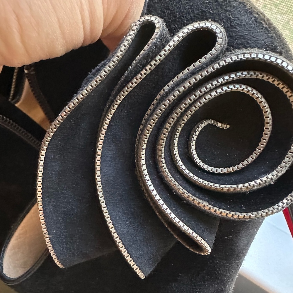 Christian Louboutin EU 41 Mrs Baba 100
Suede Booties - Picture 3 of 10